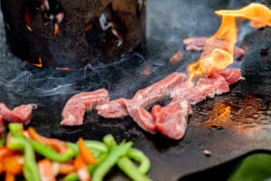 Entrecôte (Rib-Eye-Steak) grillen
