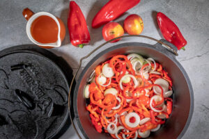 Gemüse für Rippchen im Dutch Oven