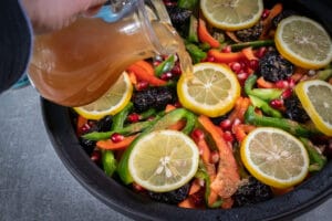 Schmorflüssigkeit für die Tajine