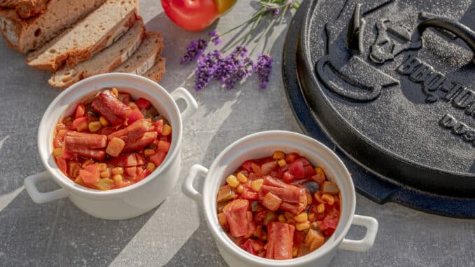 Würstchenpfanne aus dem Dutch Oven | Futterattacke.de